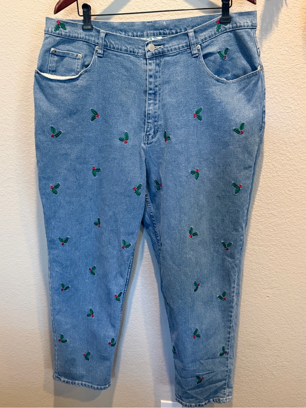 Quacker Factory vintage embroidered Holly Berry Christmas Jeans 22W